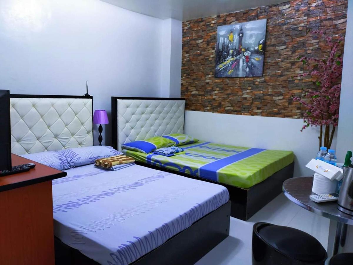 N&J Lopez Lodging House Pasay Esterno foto