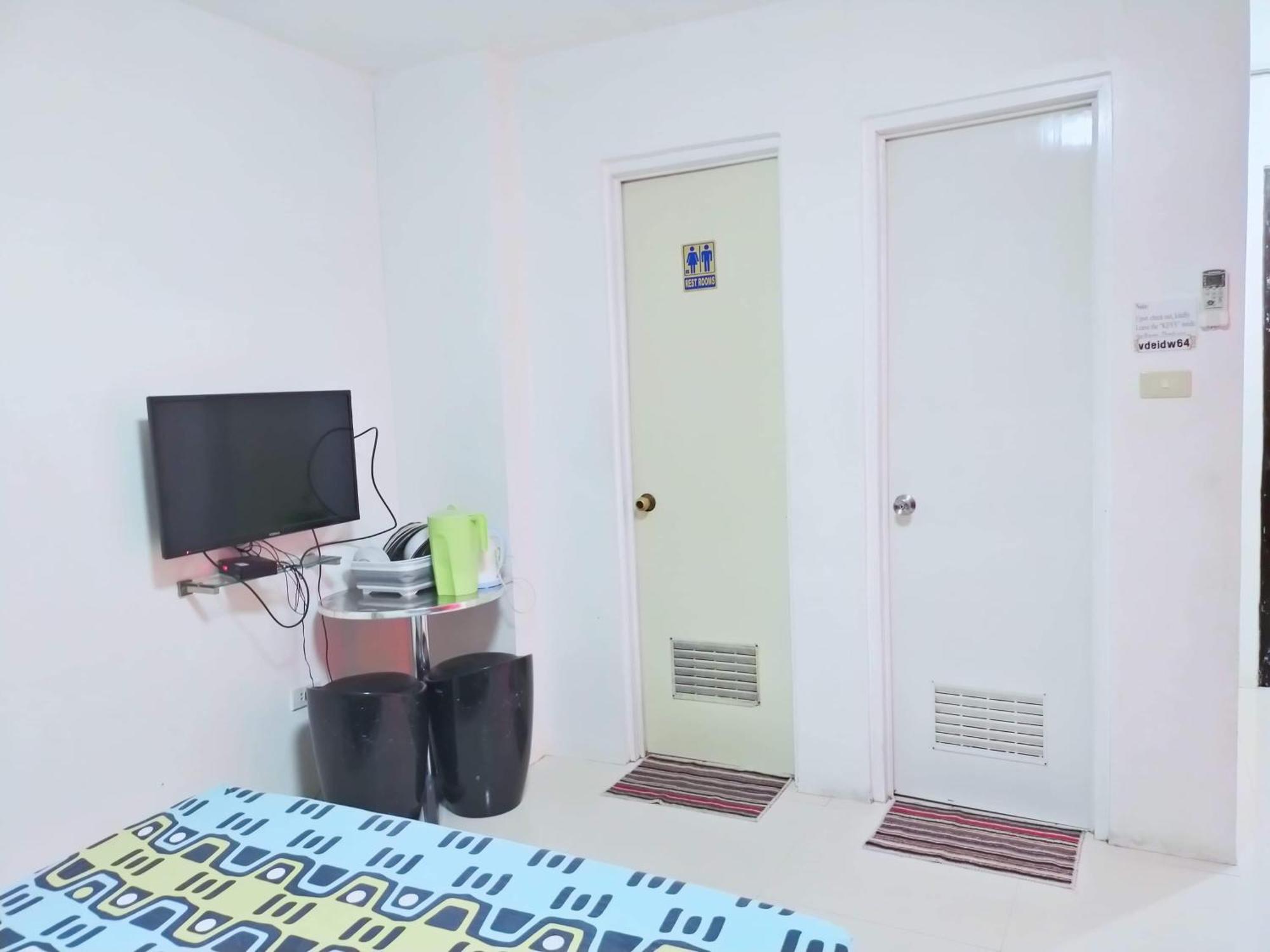 N&J Lopez Lodging House Pasay Esterno foto
