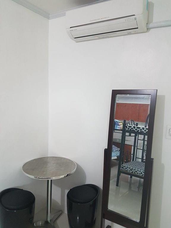 N&J Lopez Lodging House Pasay Esterno foto