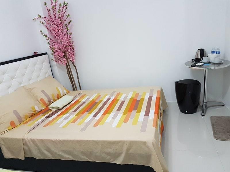 N&J Lopez Lodging House Pasay Esterno foto